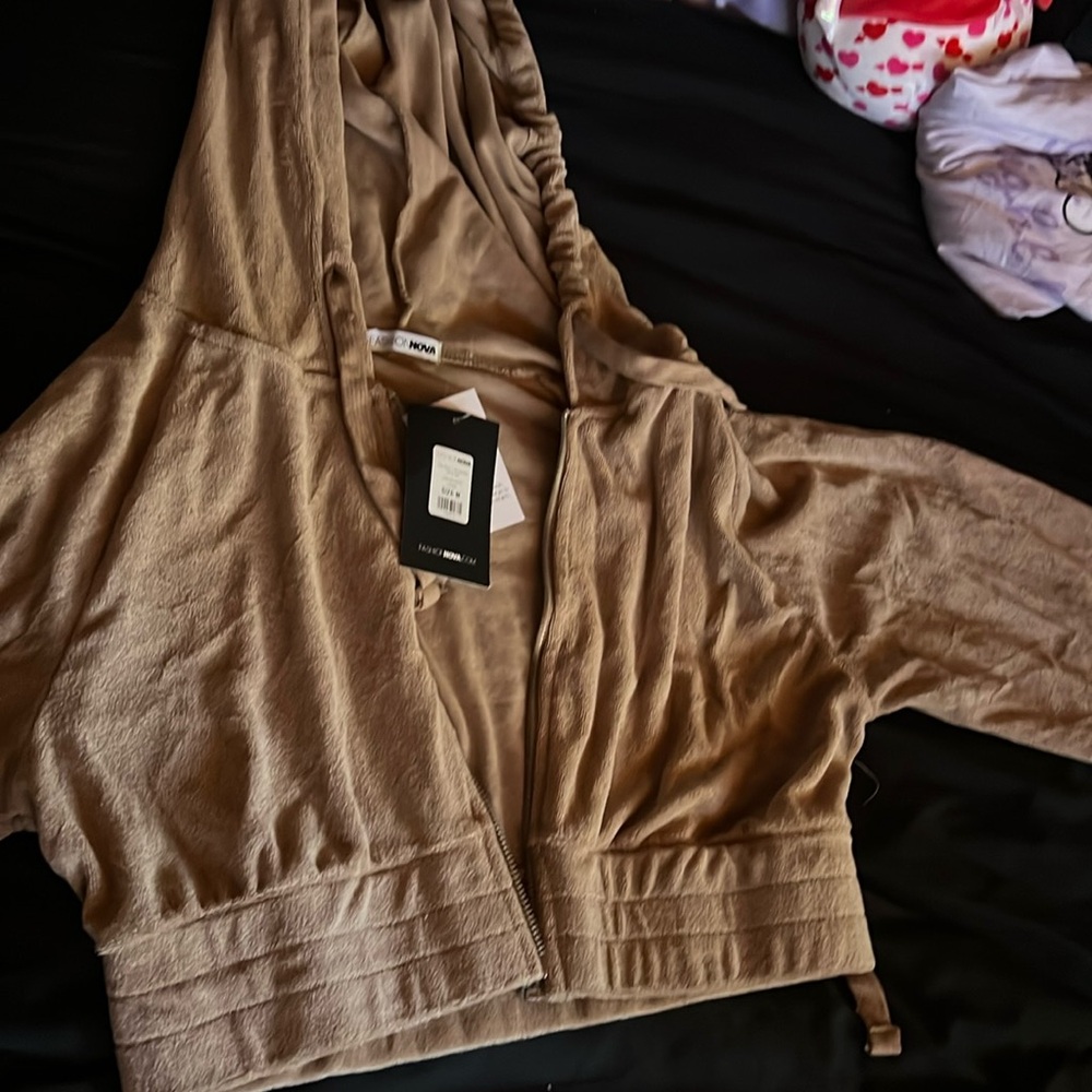 The New Trendsetter Terry Set
Color Taupe 
Size M